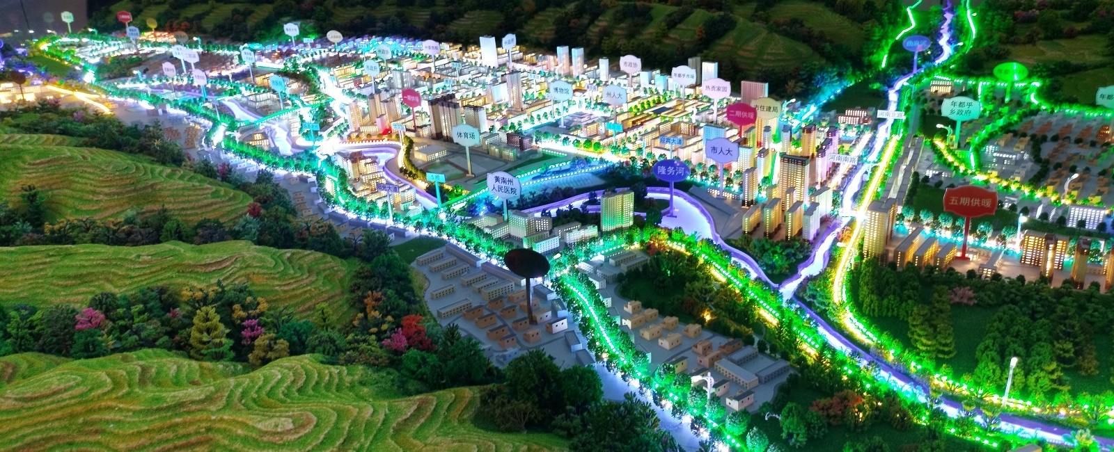 ���(y��)݆�Q�V��3��(bi��o)�}